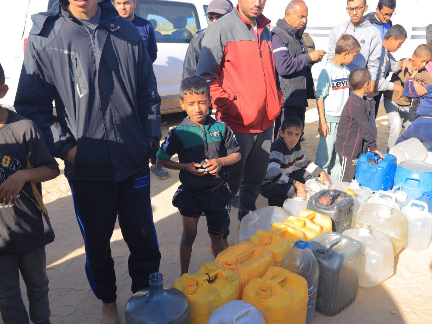 Water distribution in Khan Yunis