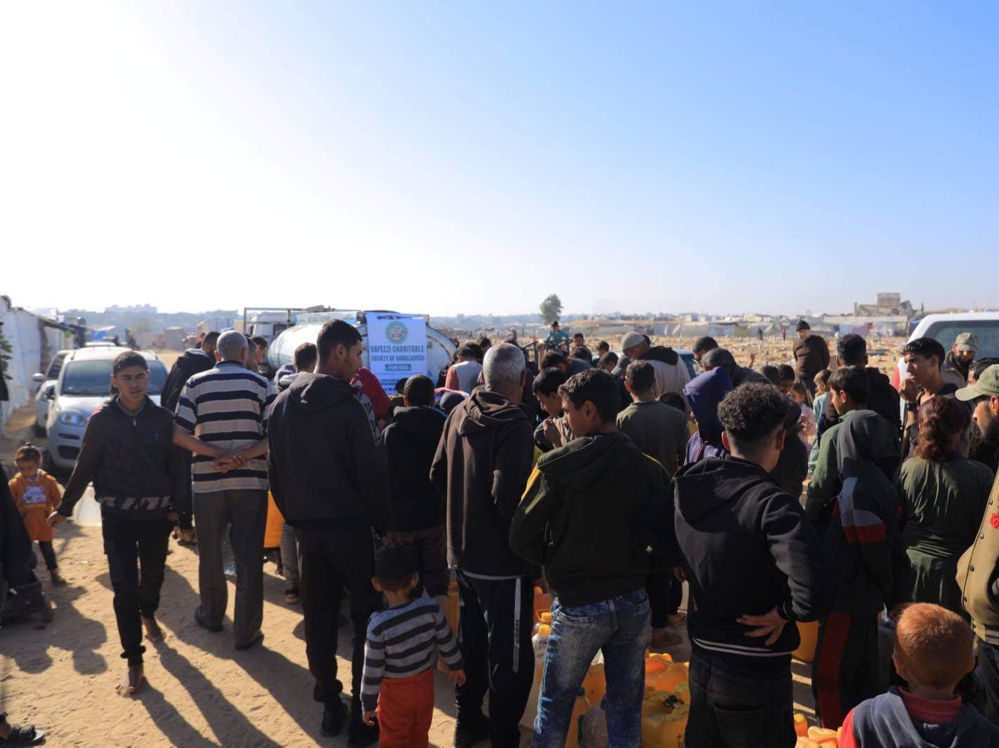 Water distribution in Khan Yunis